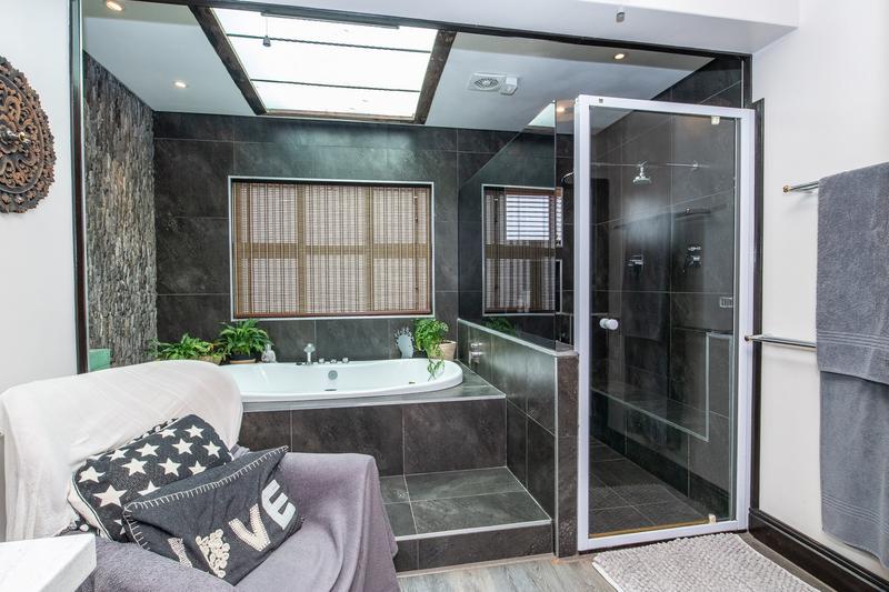 6 Bedroom Property for Sale in Plumstead Western Cape